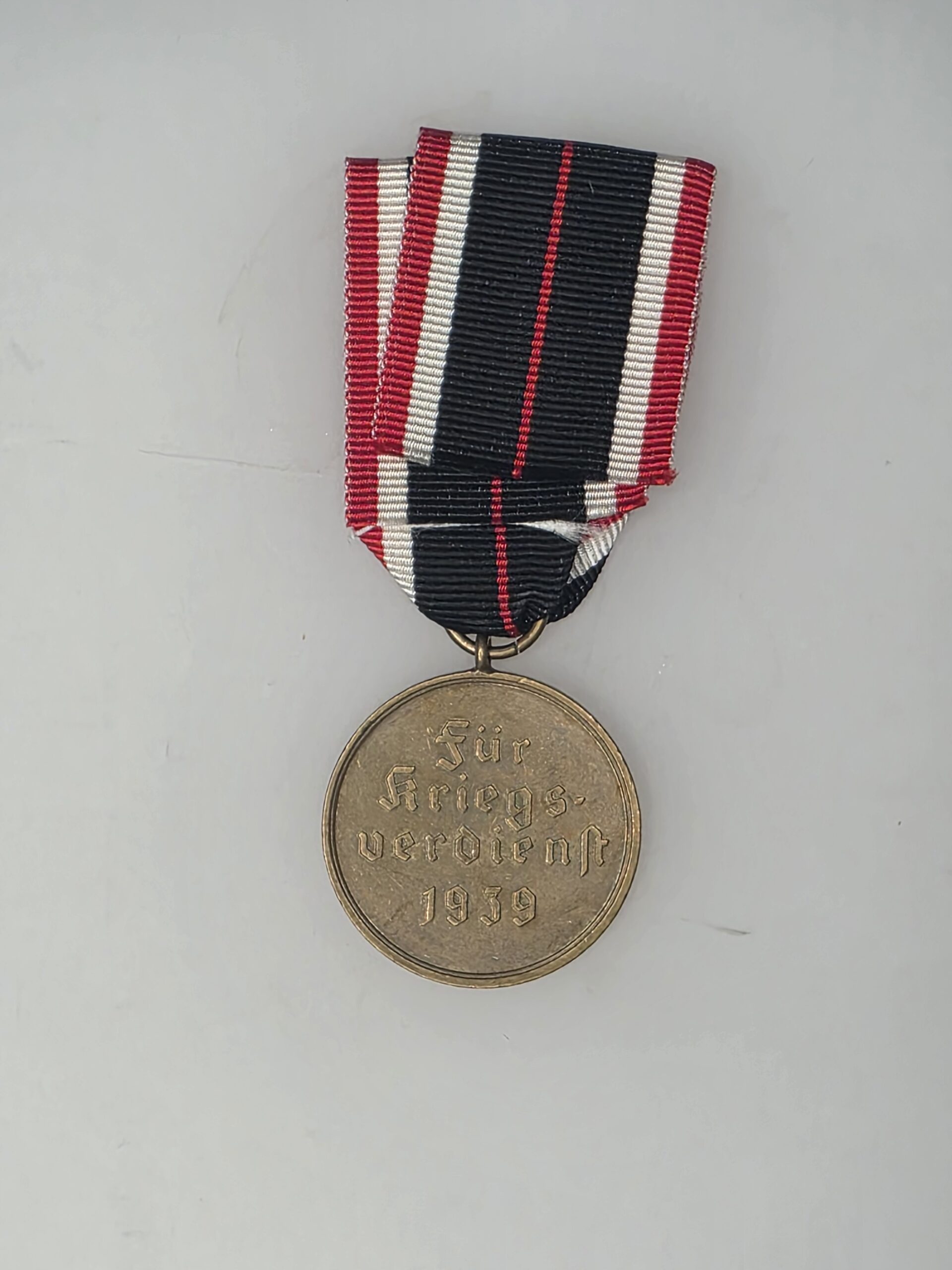 German War Merit Medal reverse Für Kriegsverdienst 1939