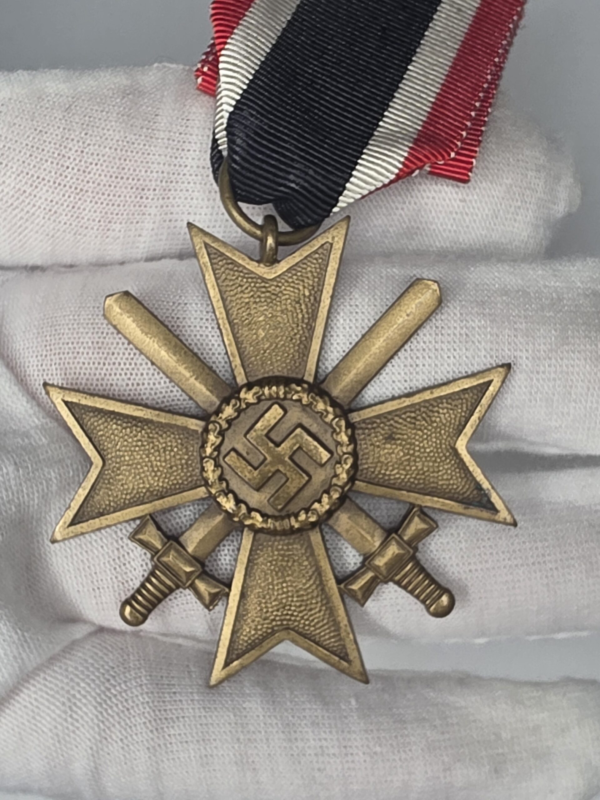 Kriegsverdienstkreuz 2nd Class with Swords bronze obverse detail