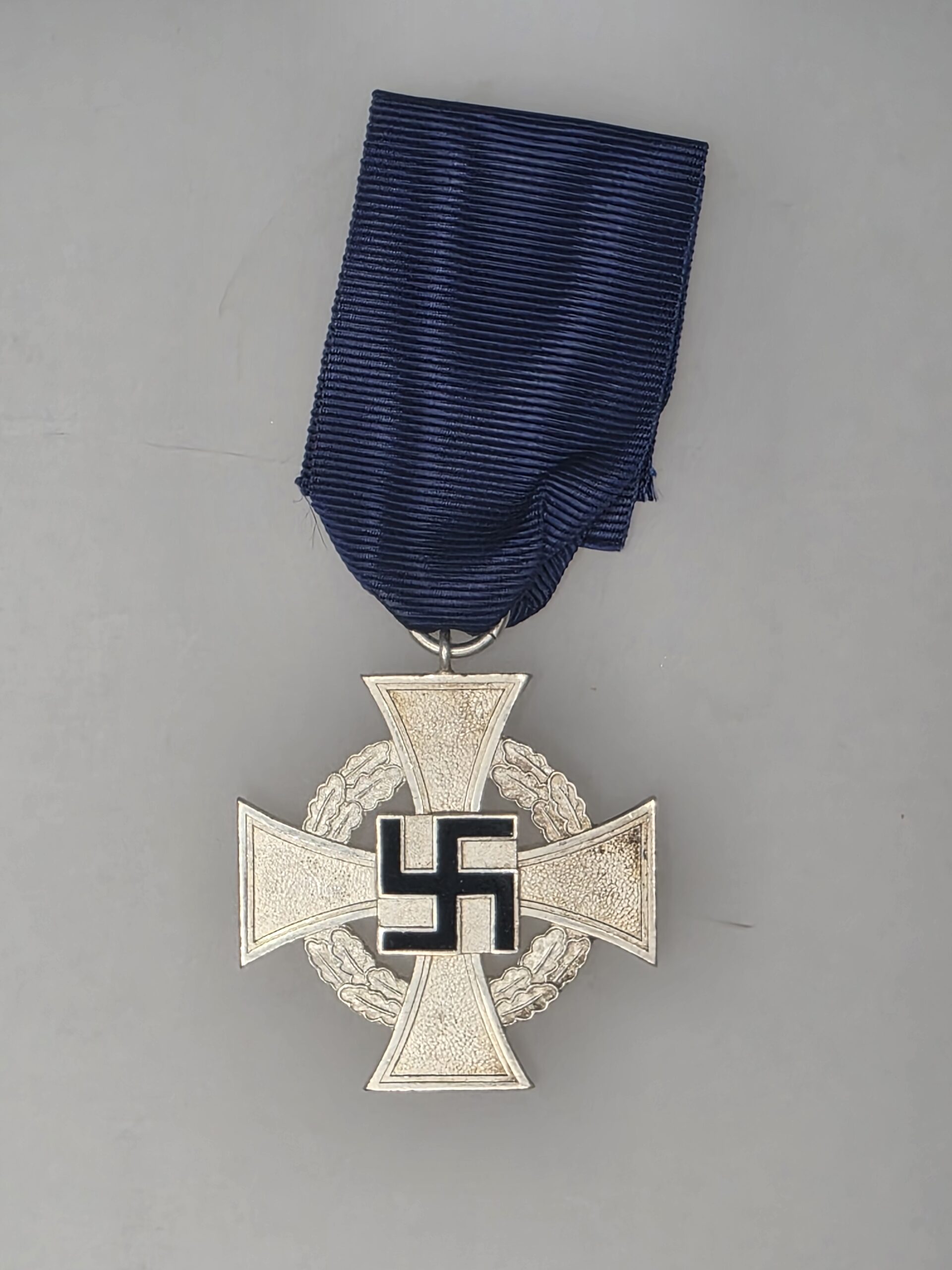Silver Treudienst-Ehrenzeichen 25 Jahre Faithful Service Cross with blue ribbon