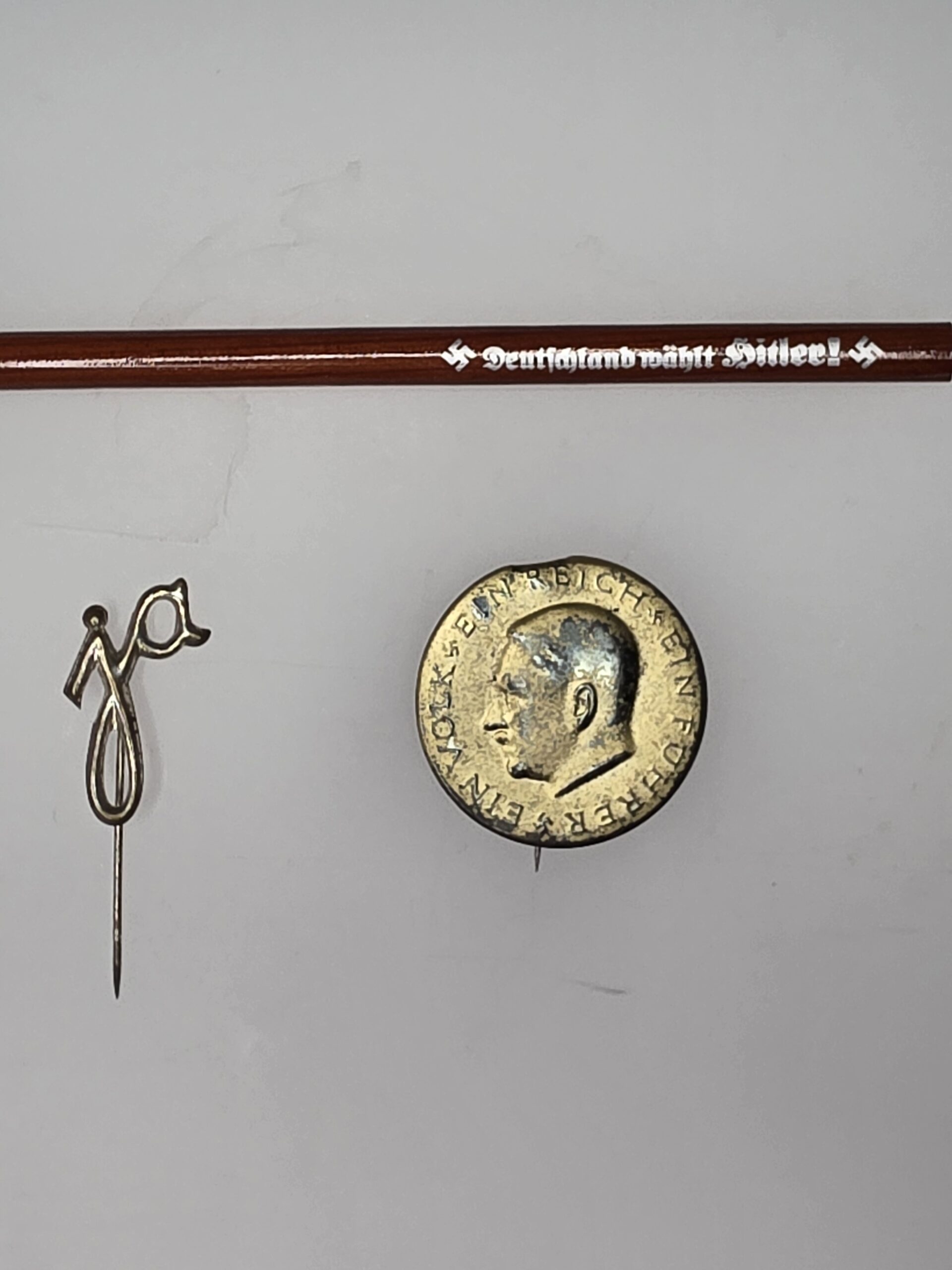Original Third Reich Hitler Election Propaganda Set 1933–1936 – Ballot, Pencil and Badges - Image 2