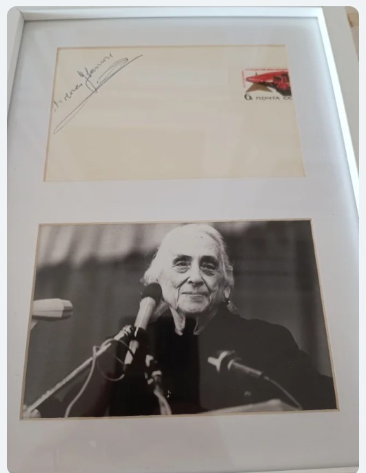 Dolores Ibarruri signed Soviet envelope with portrait photo