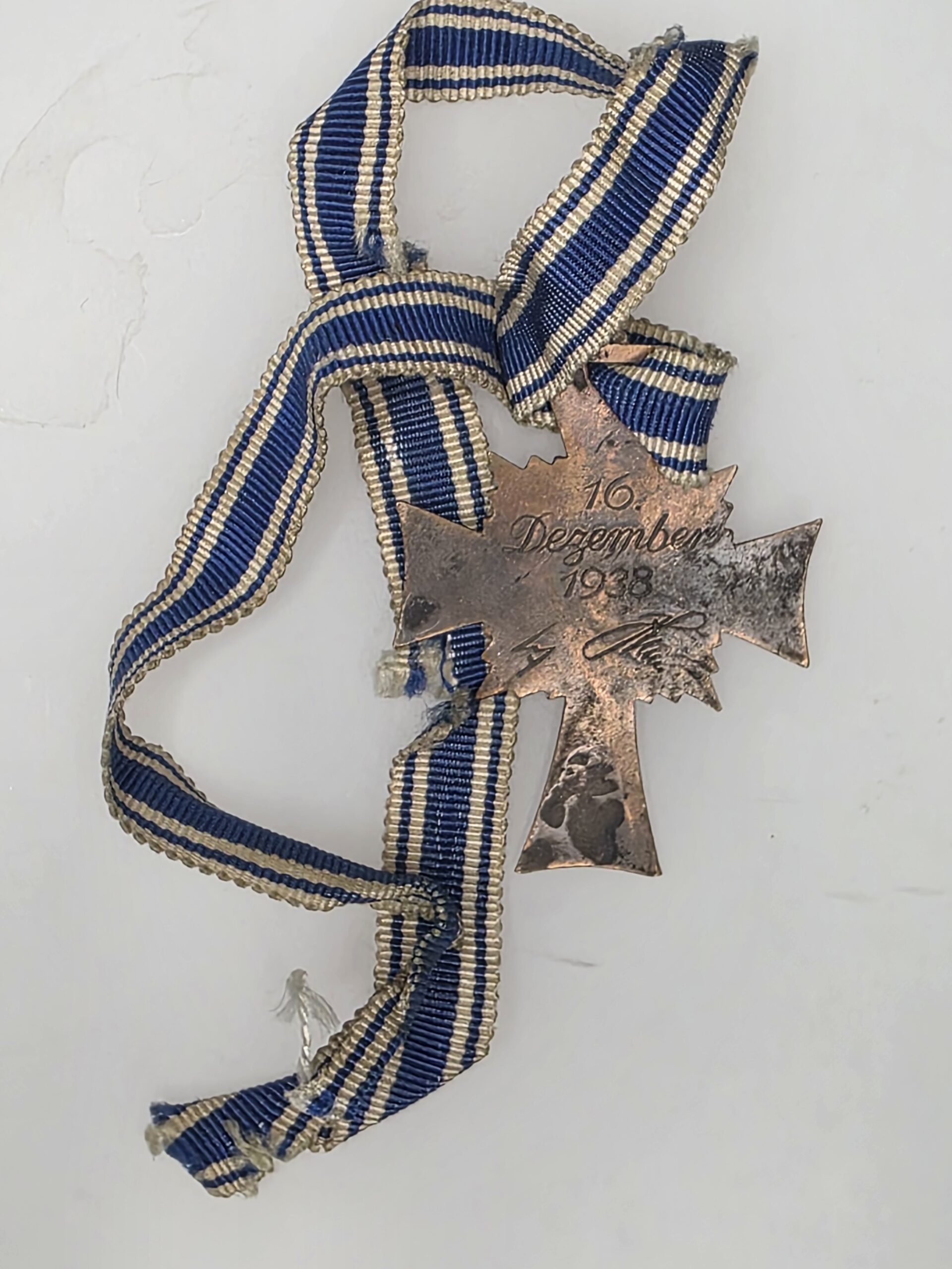 Original German Mother’s Cross in Bronze with Ribbon – WWII Mutterkreuz - Image 2