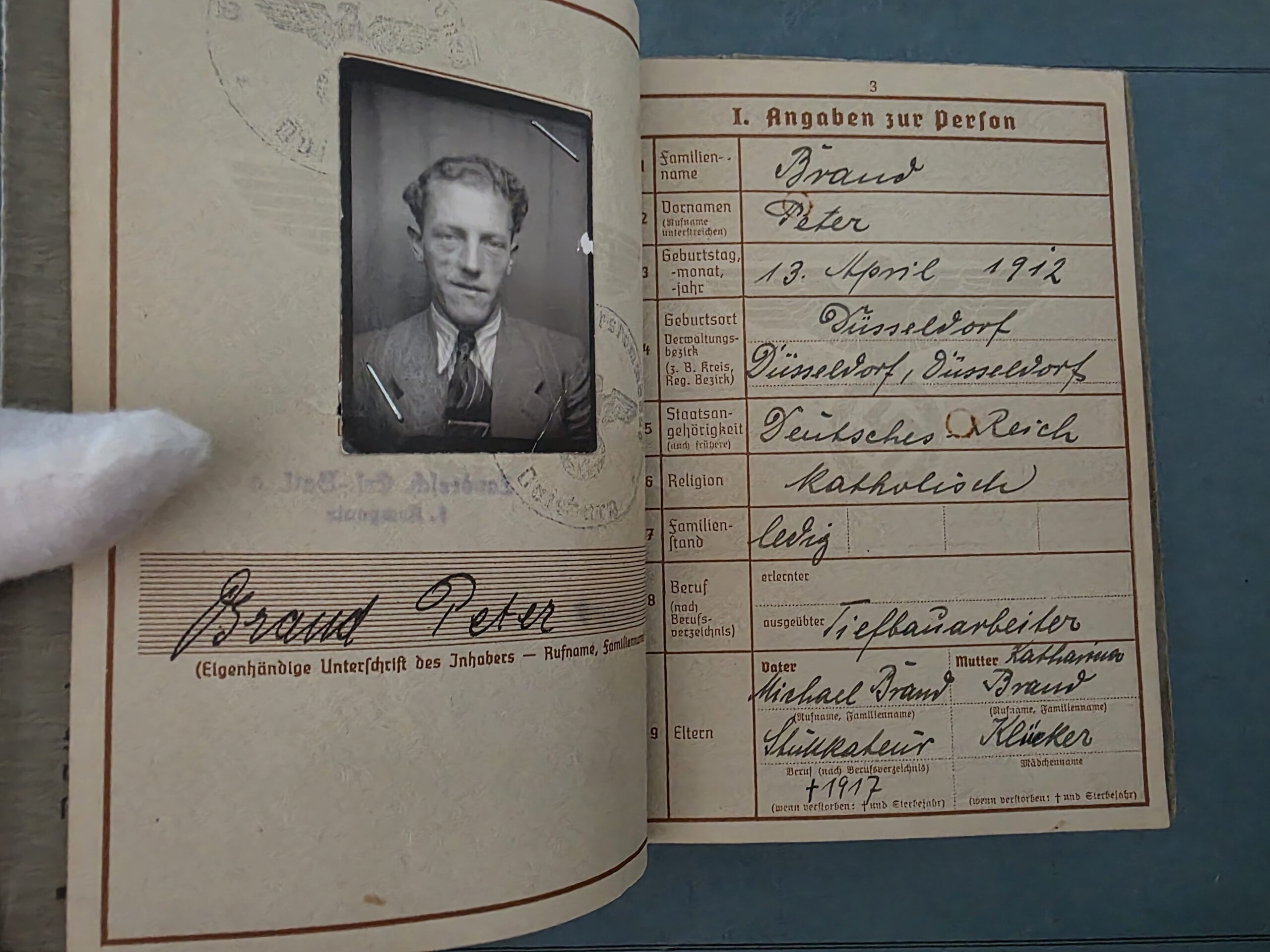 WWII German Wehrpass – Peter Bränd, Pionier Units 1939–44 - Image 3
