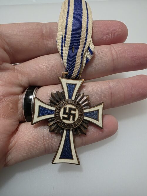 Mothers Cross in bronze