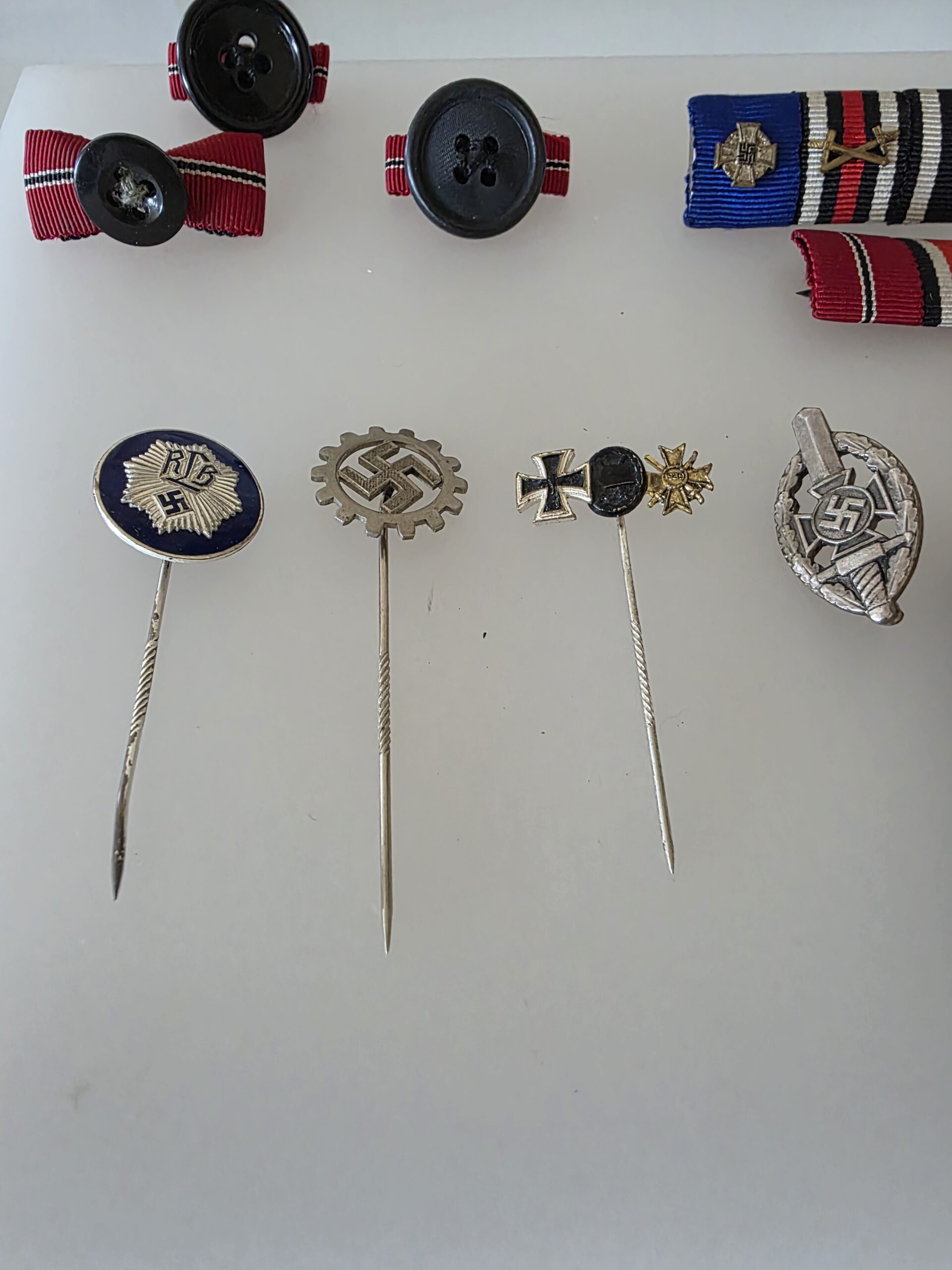 Original WWII German Militaria Insignia Lot – RLB, DAF, Ribbon Bars & WHW - Image 6