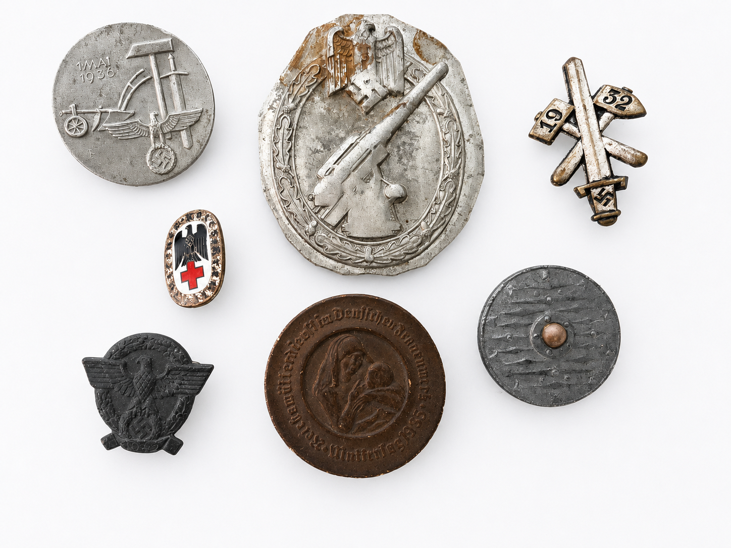 WWII German Third Reich insignia lot INS72 front