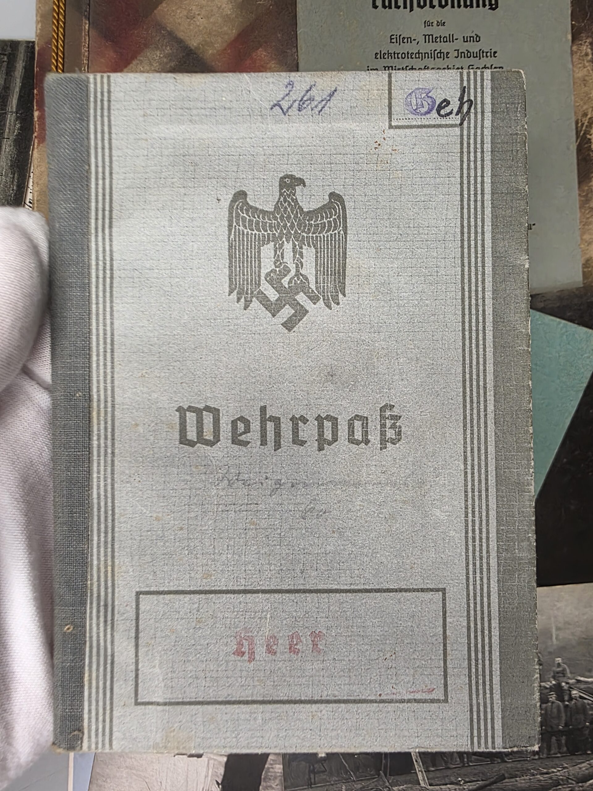 WWII German Wehrpass Group – 256th Infantry Division, Ostmedaille & Death Letter - Image 2