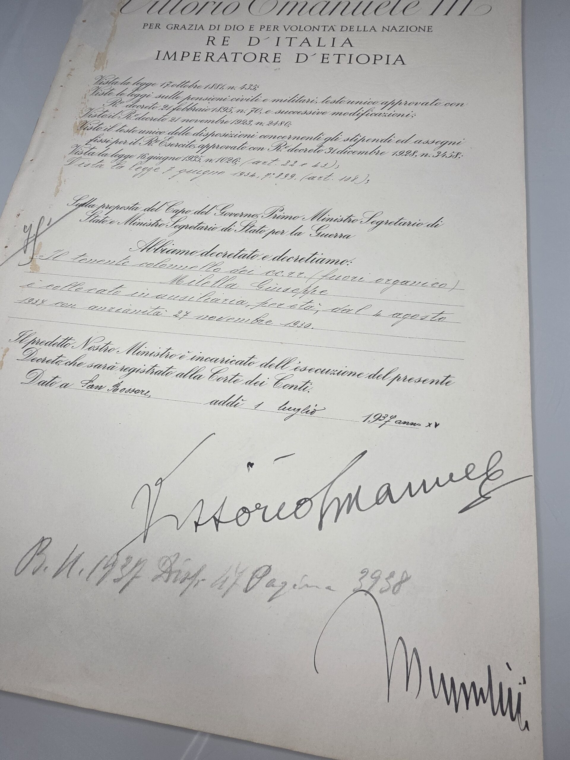 Dual signed Italian royal decree with Vittorio Emanuele III and Mussolini signatures