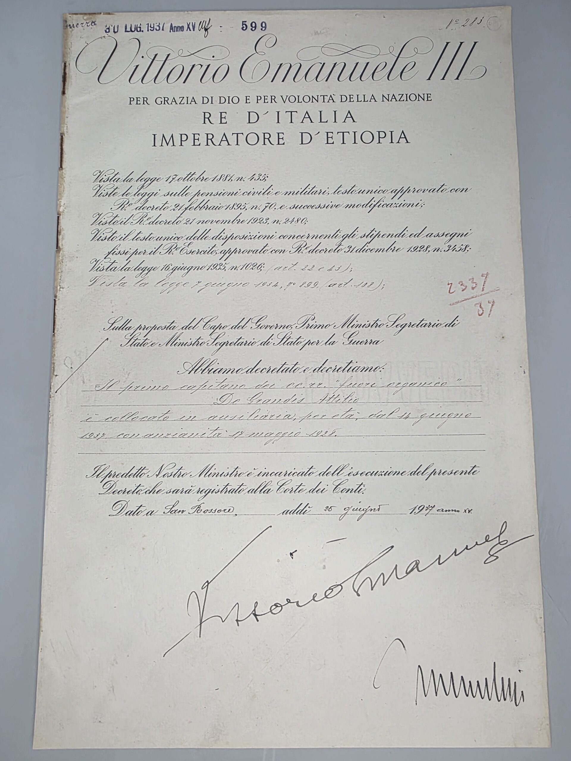 1937 Italian royal decree signed by Vittorio Emanuele III and Benito Mussolini