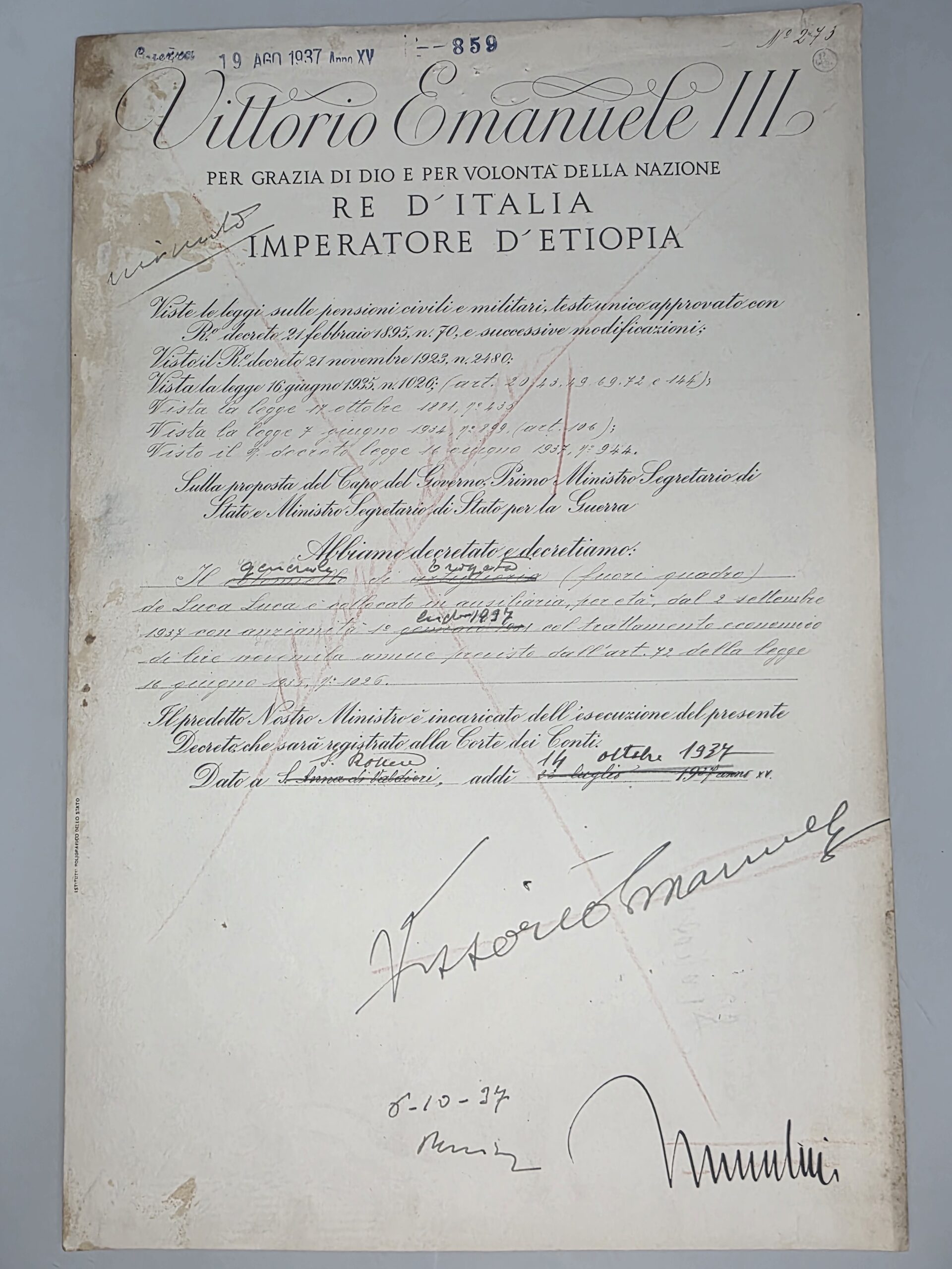 1937 Italian royal decree signed by Vittorio Emanuele III and Benito Mussolini